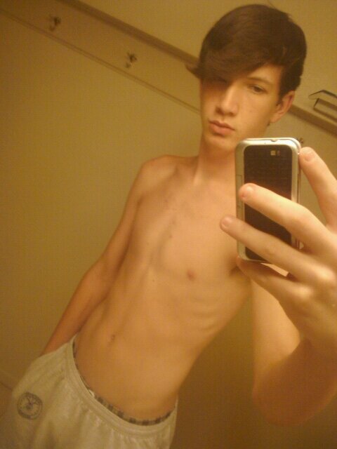 xLogox_M's profile picture. im just a guy thats it i get bored alot you follow me ill follow you and i like my ps3