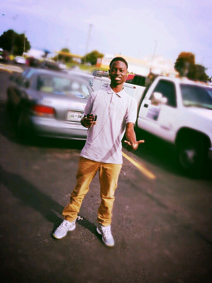 Follow mii nd mention mii fo a follow back