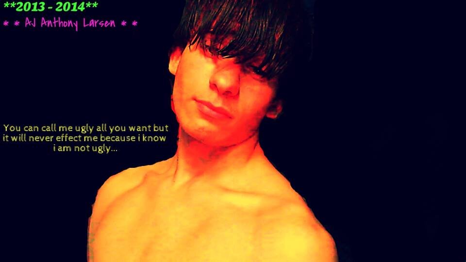 I'm a Entertainer - Gamer - Artist - Music Designer - Traveler - Engineer - Model and More!!