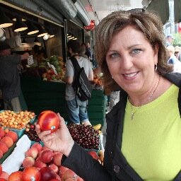 Teacher at Avail Academy, Child of God, wife and mom to 3 children. Grateful and full of hugs.