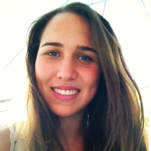 laflordelysblog's profile picture. Student & Fashion Blogger contact@laflordelys.com