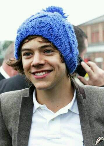 Pllllllls Harry styles follow me back on twitter , it's my biggest dream plllllllls