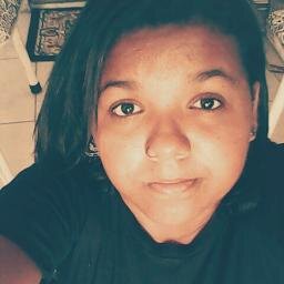 Sou chata, boba e irritante. Odeio mentiras e pessoas falsas '-'
Vascaína, Libriana ,adoro livros e instrumentos musicais. ;D