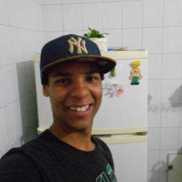 Quem cola com agente se da bem ...