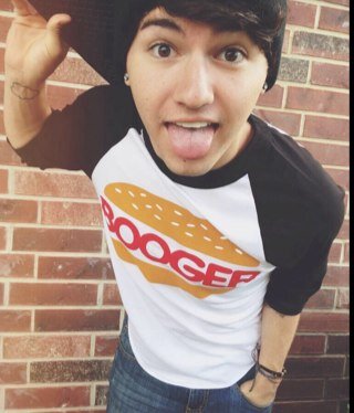 Just a small town girl, living in a lonley world.. Full of youtube, youtube,and more youtube❤ #o2l #teamfollowback