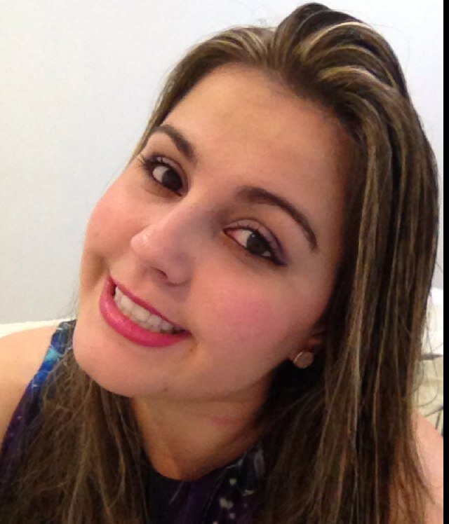 Feliz, amada e com Jesus !