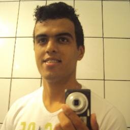 Queria ser uma lágrima, para assim nascer nos teus olhos, rolar entre suas face e teus lábios morrer….Amo Vc