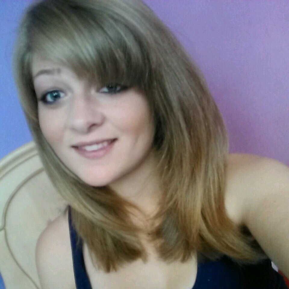 Toni (: