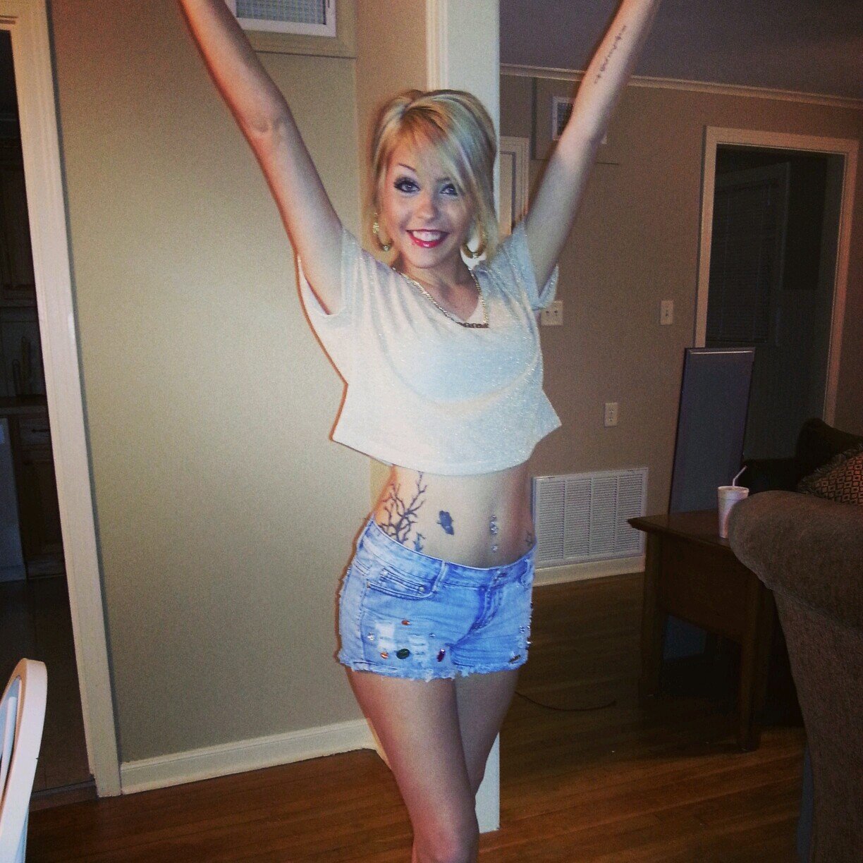 love me or hate me its still an obsession(: