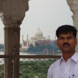 तुम न आये तो क्या सहर न हुई,
हाँ मगर चैन से बसर न हुई



~ ग़ालिब ~