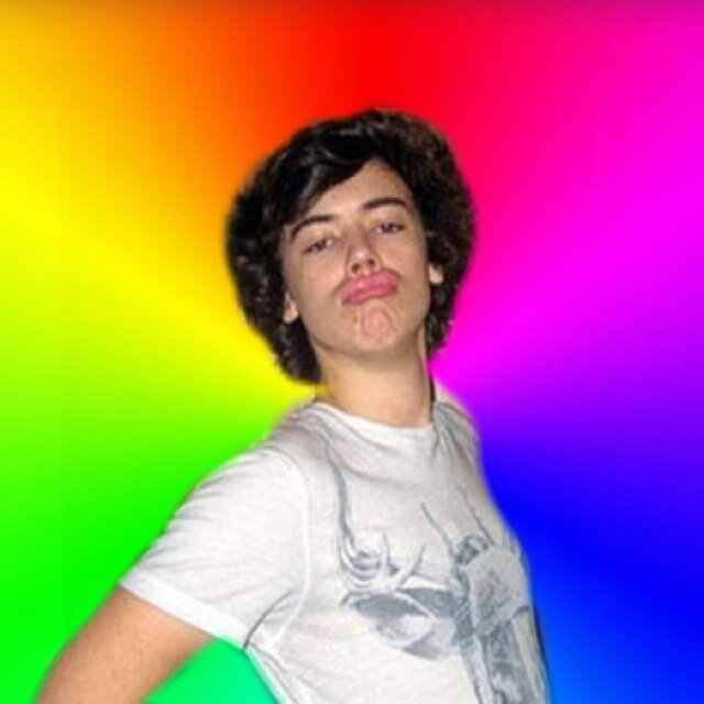 FREE FOLLOW HELL YEAH!! CAN U FOLLOW @AlondraDVE PLEASE? | | SIGUE A @AlondraDVE POR FAVOR ❤❤
