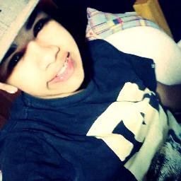 Um aperto de mão, um abraço, o sorriso no rosto, o desabafo. Ter alguém em quem você possa confiar, um ombro amigo pra desabafar. ♪♪