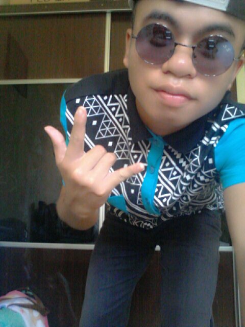 rebelpops's profile picture. Assalamualaikum :) nama saya haszulfika . Saya dari Sarawak . wechat : RebelPop97