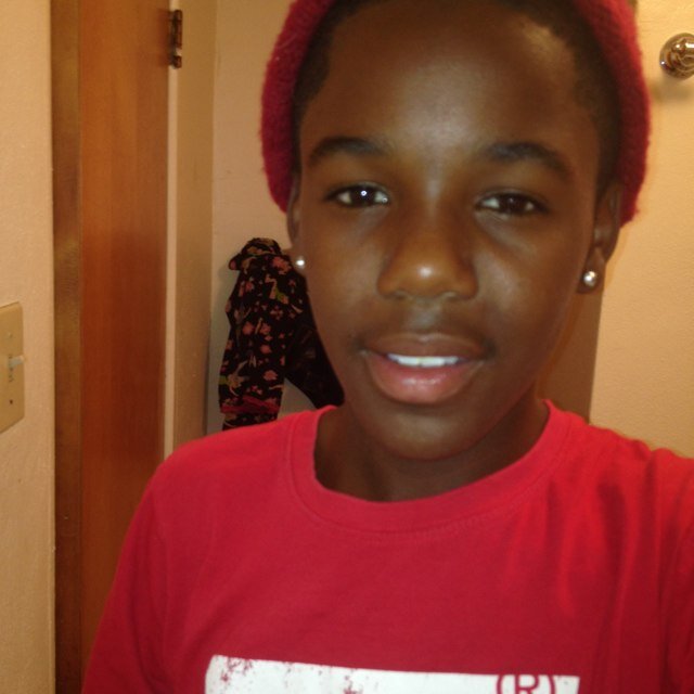 Im a nice young man love girls dont really tAlk to niggas like that cause im not gay