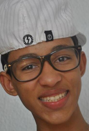 KaiqueBel's profile picture. A vida é uma peça de teatro que não permite ensaios.