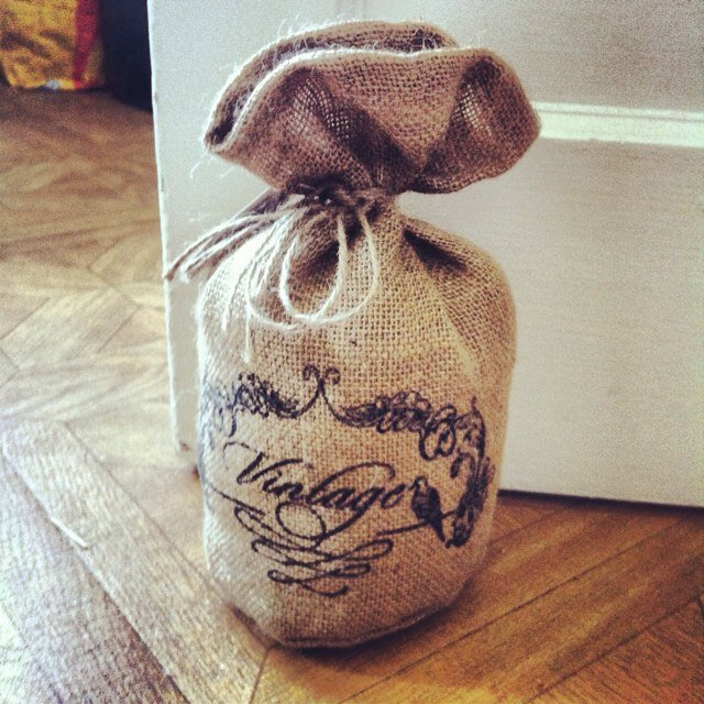 VintageBarn1's profile picture. Finding the best deals in vintage and shabby chic home & giftware, check out my facebook page http://t.co/OoPSzzUX