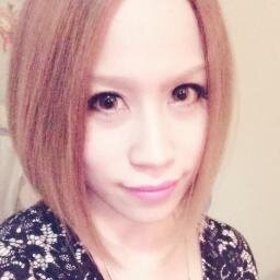 vickywithered's profile picture. 天界❤Shinya虜❤Marilyn Manson❤Sugizo❤
DIRU大好\(^o^)/~I don't know Japanese so just use the translate machine(^ω^)