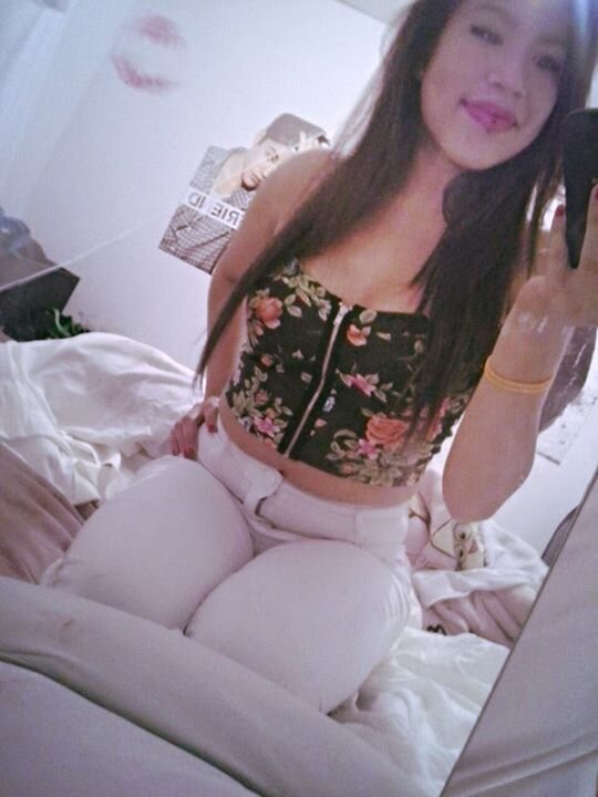 Don't try be someone your not cause the best person you can be is yourself 3