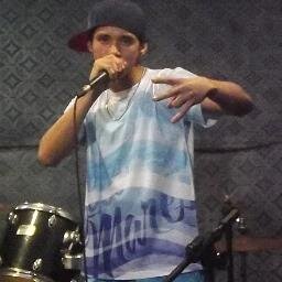 Cantor e Compositor da Banda Monopolio Central