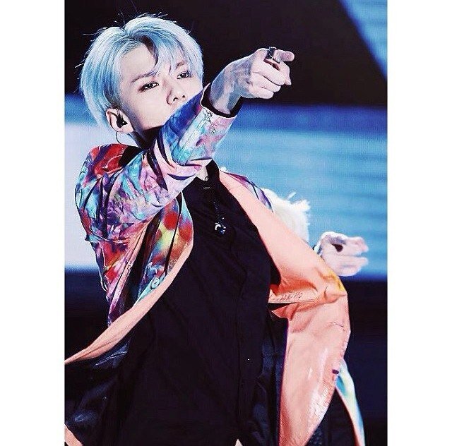 เป็นพริตตี้อยู่มอเตอร์โชว์ -_-