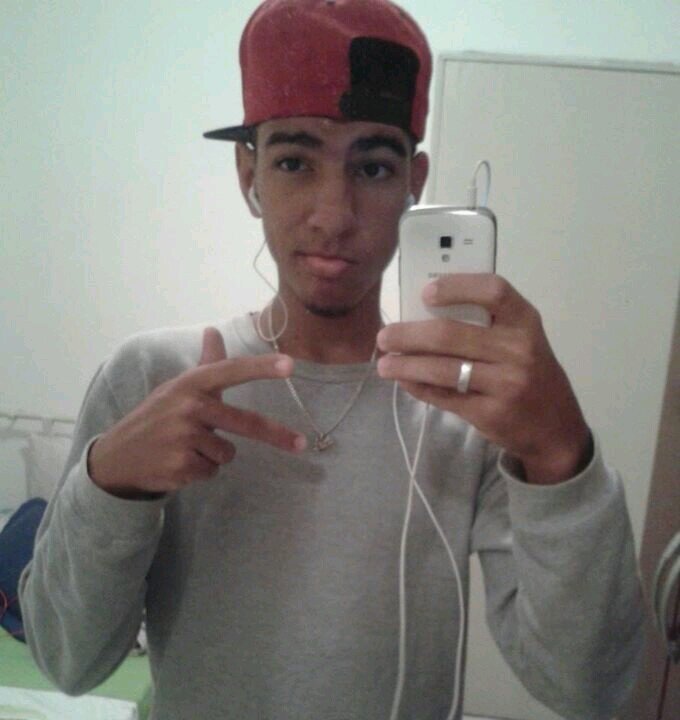 #Sigodevolta ;)
#Assina laa, assino de volta 
http://t.co/GsGHhtpoWP                               @ClubeFollowBack