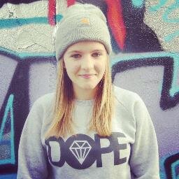 Une bio? avec 160 caractères, j'ai beaucoup trop de chose à raconter..  Et puis une bio à quoi ça sert? Personnes ne la lis. ∞ Je suis Directioner & Lovatic ♡