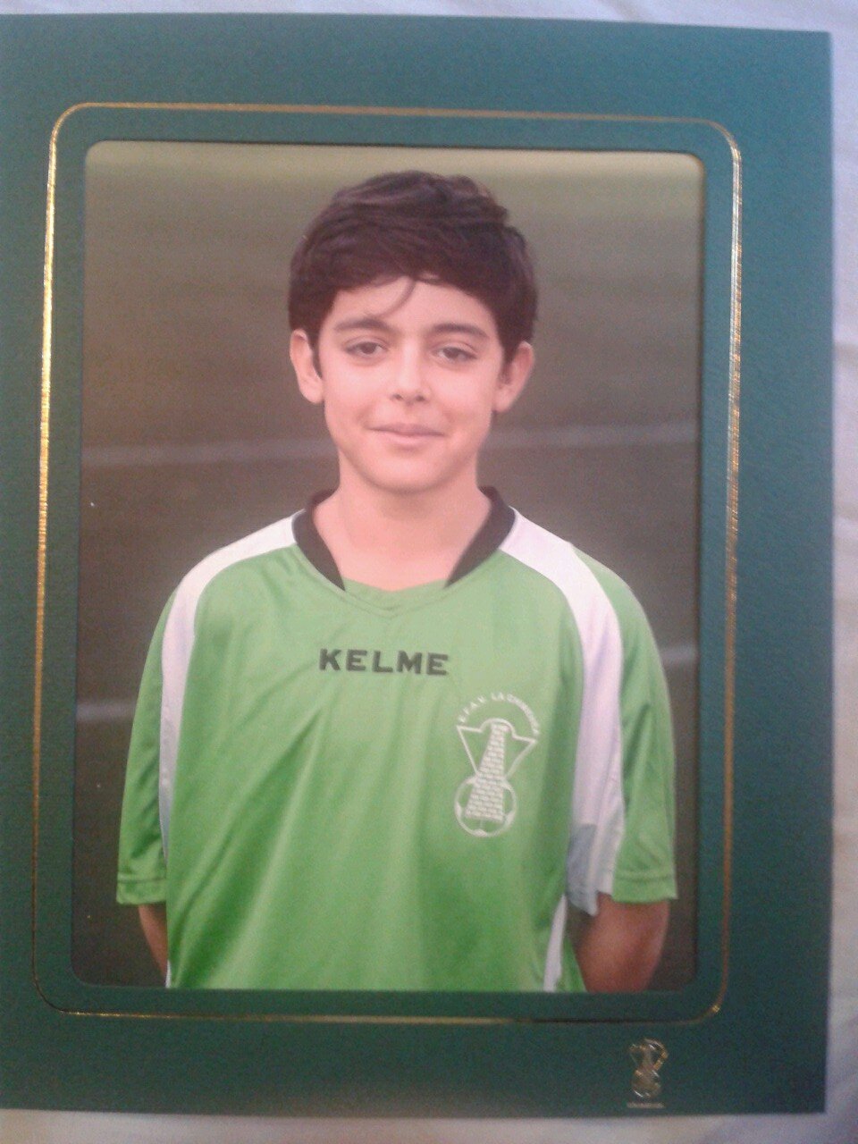 me gusta el futbol y quedar cn ls amigos
