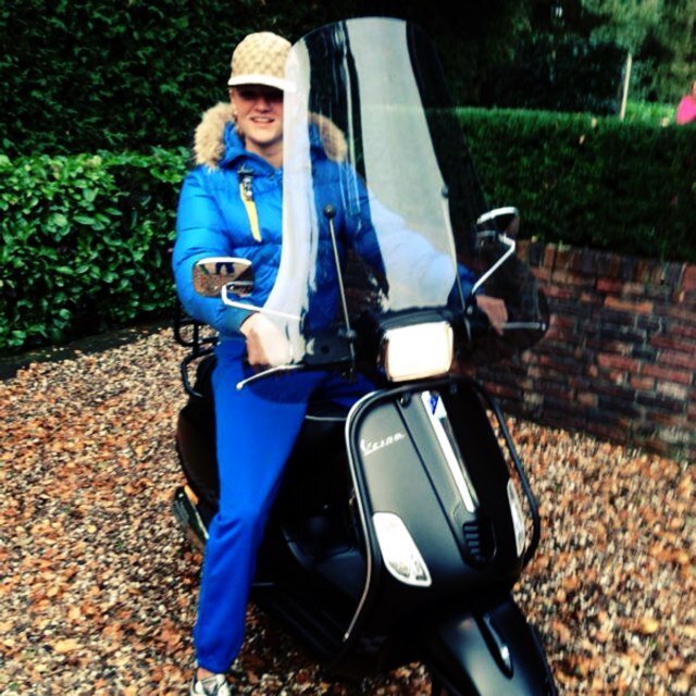 Im not desingd to finish 2the or 3th, im designed to win!!! always ready to race!     Me meisje Charlotte