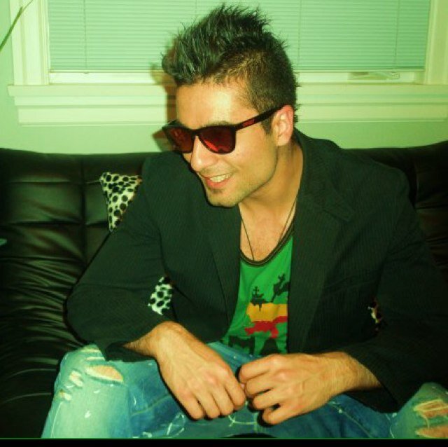 alialaie's profile picture. Loading...