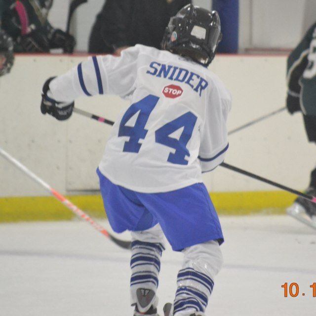 Hi my name is sam snider i play golf,soccer,and ice hockey for the johnstown jets number 41, and i love duck dynasty