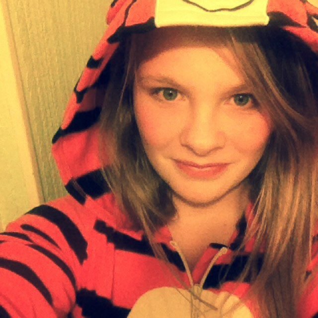my favourite colour is green my hobbies are sports and horse riding I have three horses please follow me