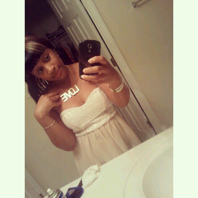 Don't need Nan bitch or nigga too surround me , ima be me regaurdless  , ion need Friends as long as i have my Gf & my Family im Good . . . STRAIGHT ^