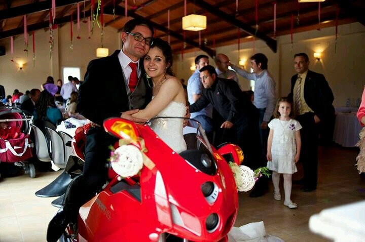 Disfrutando de la vida (y del Desmo) y aprendiendo a ser padre con @Titina_L :-)
Forza Ducati! Amunt València! Matxo Llevant!