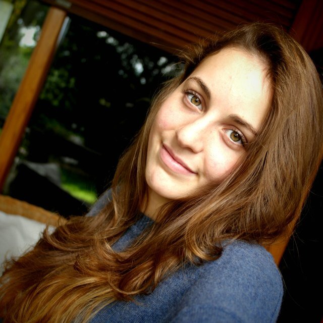 E se il mondo ti esclude, ti chiudi nel tuo universo, ma nulla ti gira intorno se giri intorno a te stesso
Jesolo2013❤