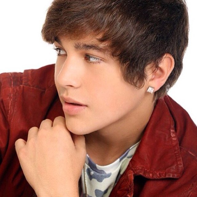 Ive loved and supported @AustinMahone since ShootUsDown and im never leaving this fanbase. Mahomie 4 life!