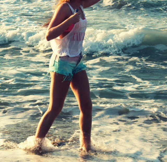 pearls, bows, and the beach is all I need
