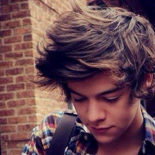 I am 16 yrs old.... I am medical student... I am big fan of ONE DIRECTION....my all time favorite :)... m3 the future singer :)