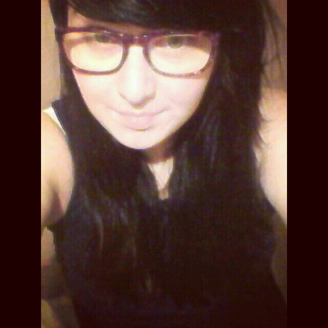 Emma Brady, seventeen, scotland,  follow?                              i love doctor who omg.