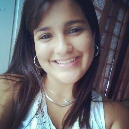 Valorize quem te ama, esses sim merecem seu respeito. Quanto ao resto, bom… ninguém nunca precisou de restos para ser feliz. (: