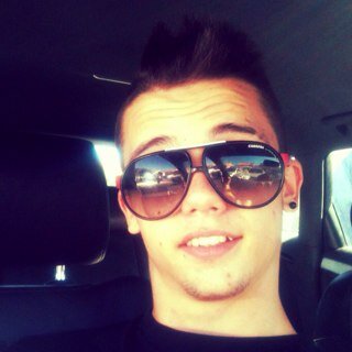 - Facebook : EddySiixNeuf #iiZiiMorray #TeamB2oba #TeamItalie
