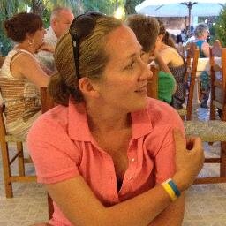 larajhilton's profile picture. 