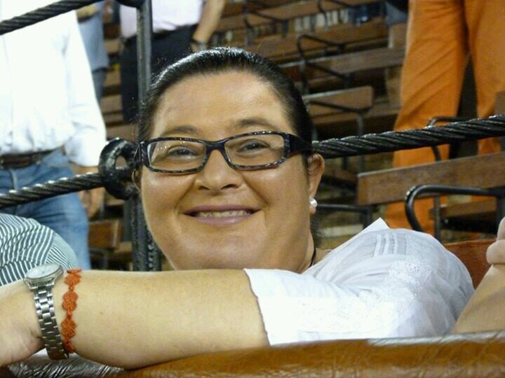 Licenciada en Derecho, taurina y valencianista. Y ahora también scrapera. Orgullosa de mi tierra y mis raices. Mi mejor arma, mi sonrisa.