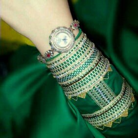 ​ي أبوي إسمک ورى إسمي معزّه ،  مآني بشيخه بس أفعالک تشيخني ♡