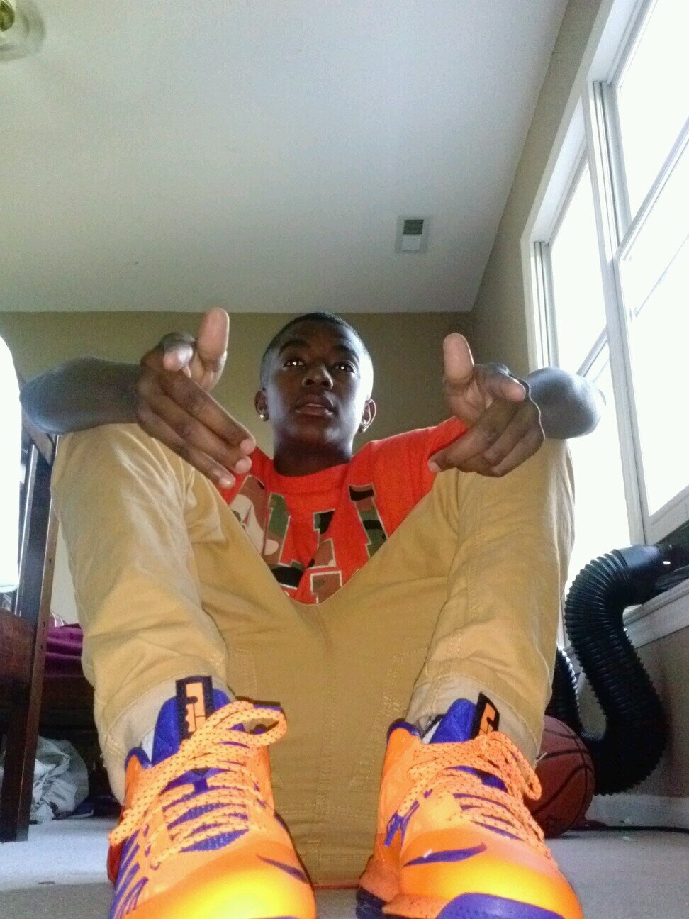 C/O 15 
 
MAKING MORE MONEY THAN YO POPS 
MONEY TALK BS WALK 

I CAN DO ALL THINGS THROUGH CHRIST WHO STRENGTHEN ME