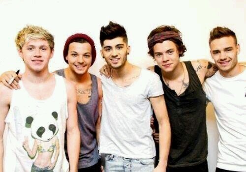 One Direction is my life ♥ I am a Directioner since 3 years ♥ in life I have five reasons to smile every time ♥