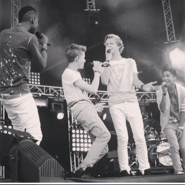 Heyhoi, wil je een fanacc medebeheren? KANS! Dm/mention ons.. xo ♡MAINLAND♡