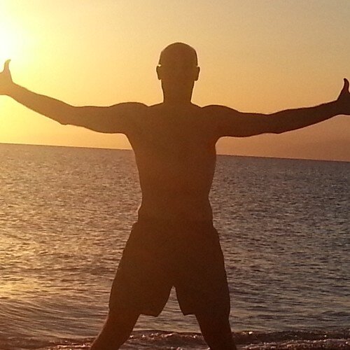 apuntoycoma's profile picture. 