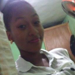 Soy una chica simpatica y coqueta odio la hipocresia y si me tratan mal yo tambien trato mal ♥♥♥♥♥