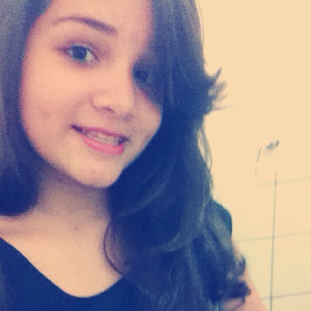 Sou legal com quem merece , amo quem quer ser amado! O resto foda-se