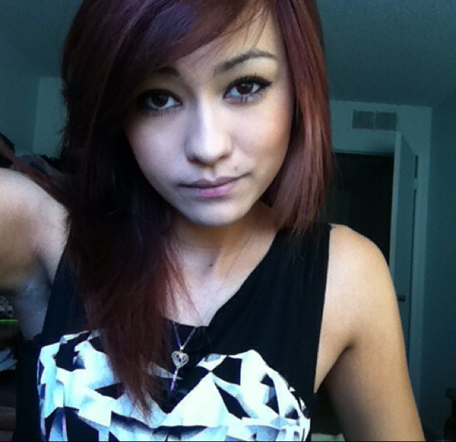 I'm Michelle. 20. Drama free, so i guess that makes me weird; music lover. I'll let you figure the rest out